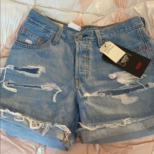 Levi”s 501 Mid Rise Shorts NWT